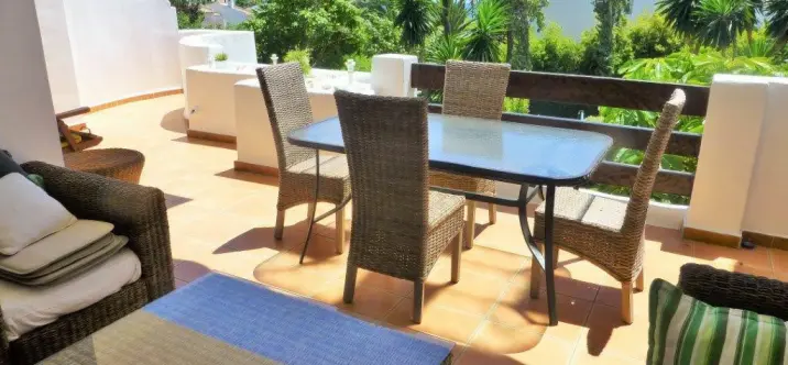 Краткосрочная аренда апартаментов на среднем этаже в Estepona 1