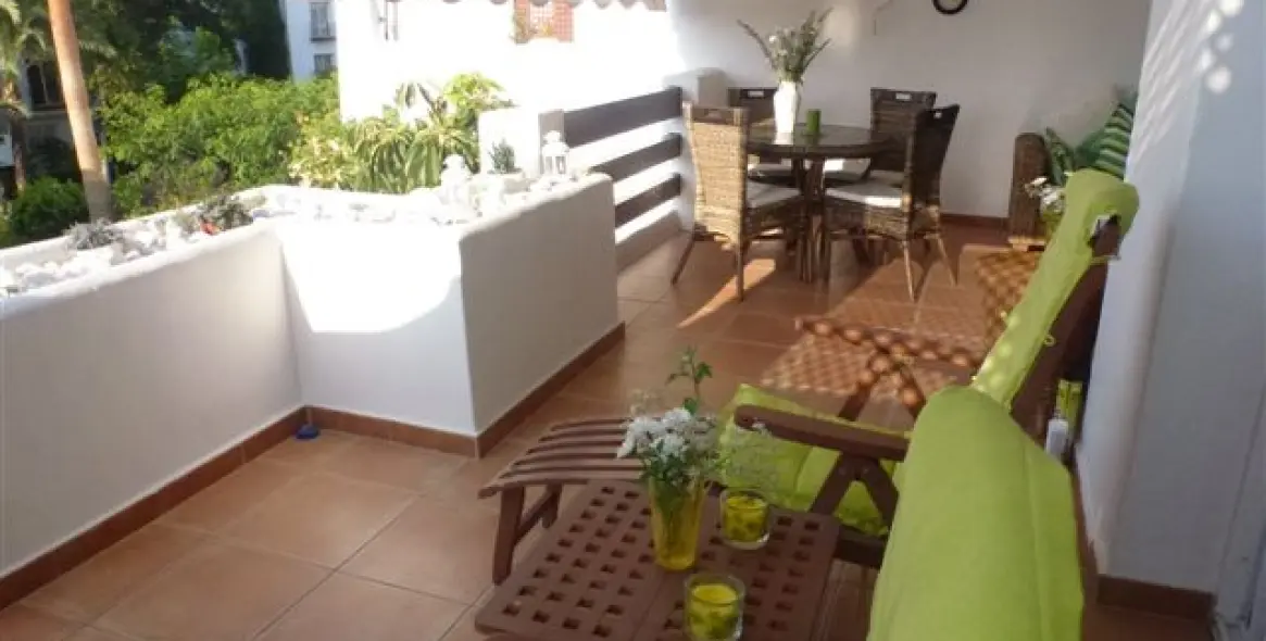 Alquiler a corto plazo de apartamento en planta media en Estepona 9