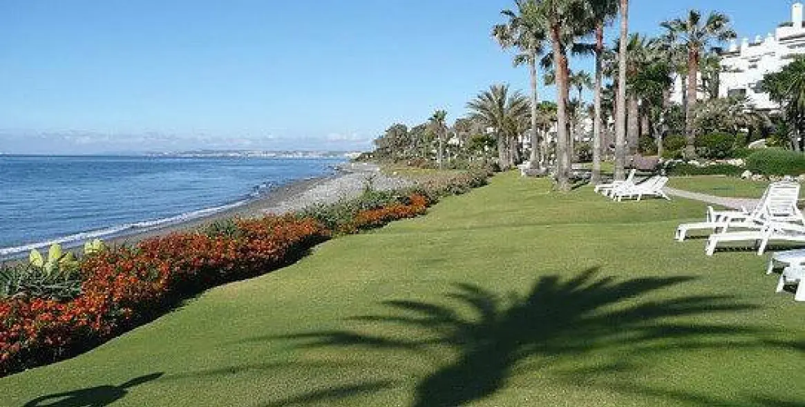 Alquiler a corto plazo de apartamento en planta media en Estepona 12