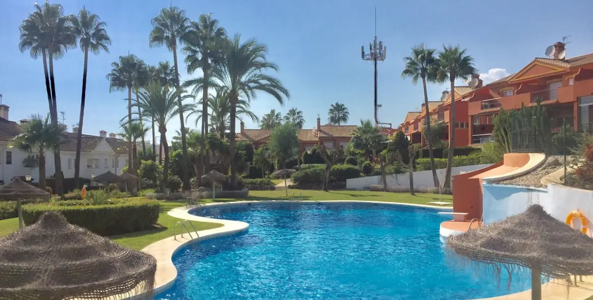 Short-term rent of townhouse in Atalaya 1