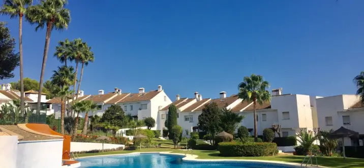 Short-term rent of townhouse in Atalaya 1