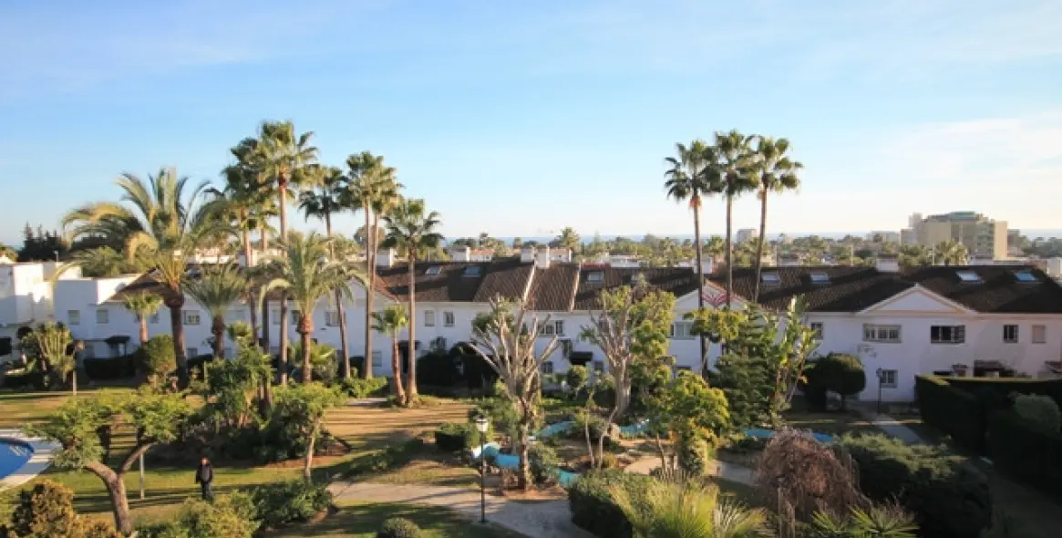 Short-term rent of townhouse in Atalaya 23