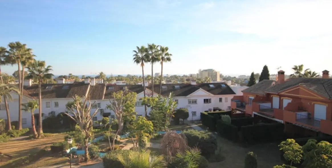 Short-term rent of townhouse in Atalaya 24