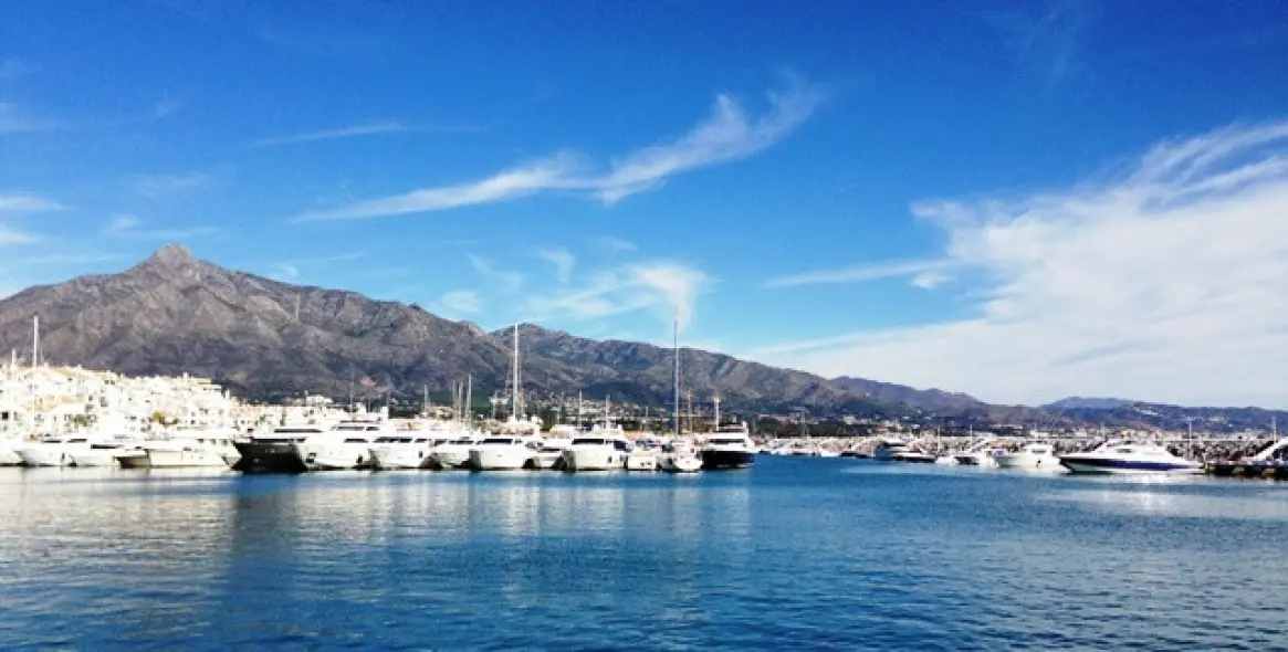 Short-term rent of townhouse in Atalaya 36