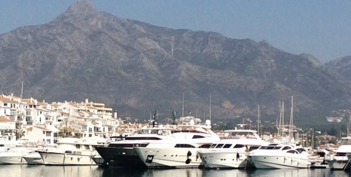 Short-term rent of townhouse in Atalaya 39