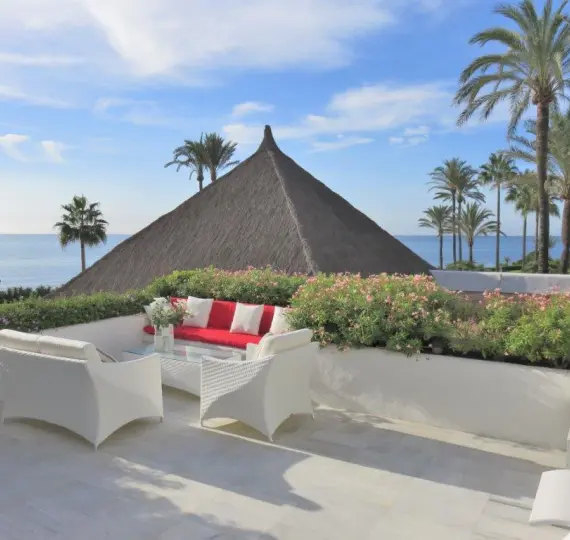 Short-term rent of ground floor apartment in New Golden Mile