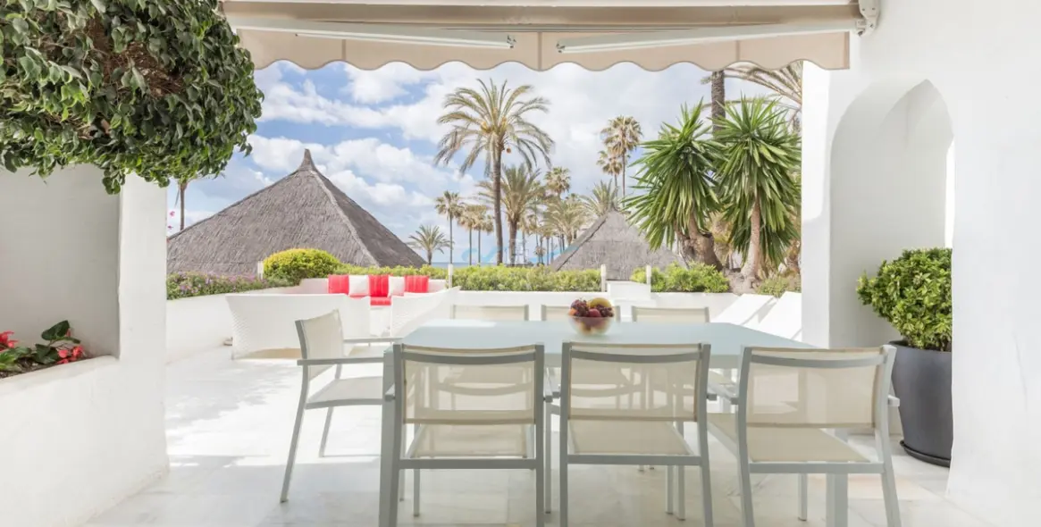 Краткосрочная аренда апартаментов на первом этаже в New Golden Mile 2