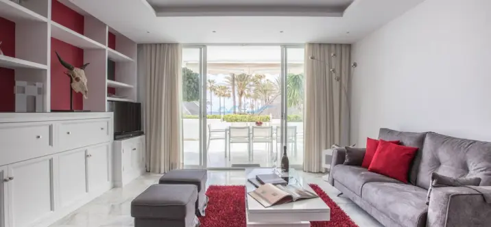 Short-term rent of ground floor apartment in New Golden Mile 2