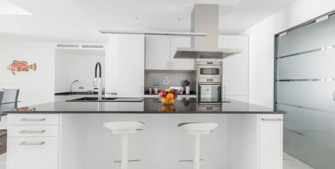 Краткосрочная аренда апартаментов на первом этаже в New Golden Mile 5