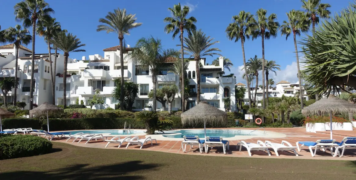 Краткосрочная аренда апартаментов на первом этаже в New Golden Mile 19