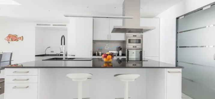 Alquiler a corto plazo de apartamento en planta baja en New Golden Mile 4