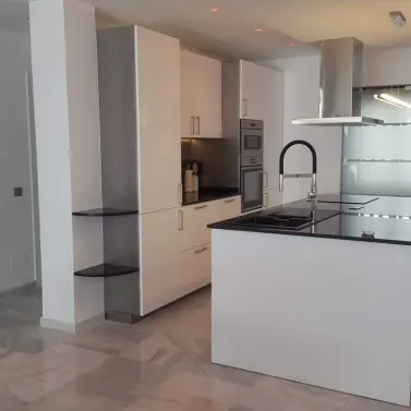 Alquiler a corto plazo de apartamento en planta baja en New Golden Mile