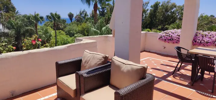 Short-term rent of penthouse in Puerto Banús 1