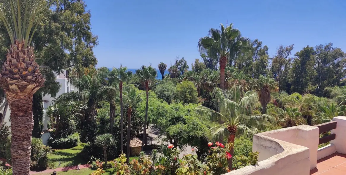 Short-term rent of penthouse in Puerto Banús 3