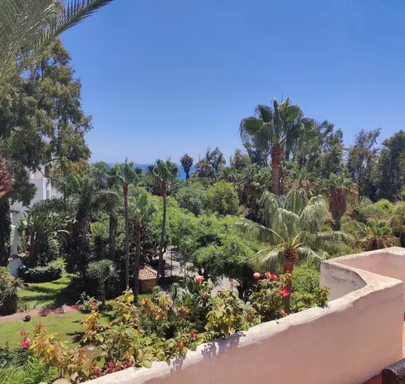 Short-term rent of penthouse in Puerto Banús