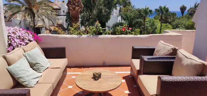 Short-term rent of penthouse in Puerto Banús 3