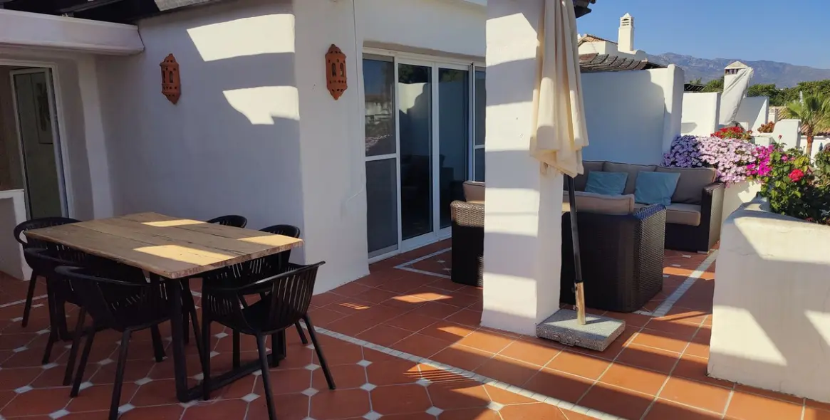 Short-term rent of penthouse in Puerto Banús 10