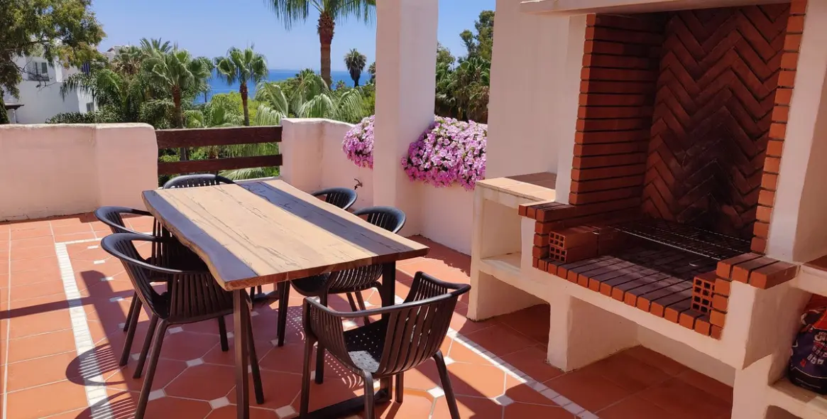 Short-term rent of penthouse in Puerto Banús 11