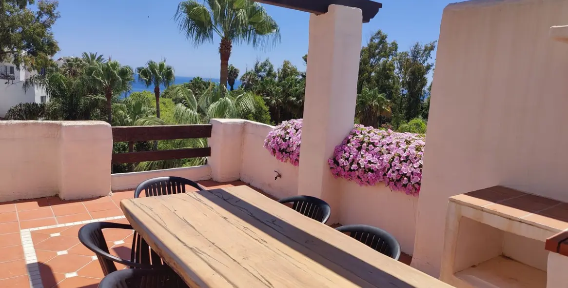 Short-term rent of penthouse in Puerto Banús 12