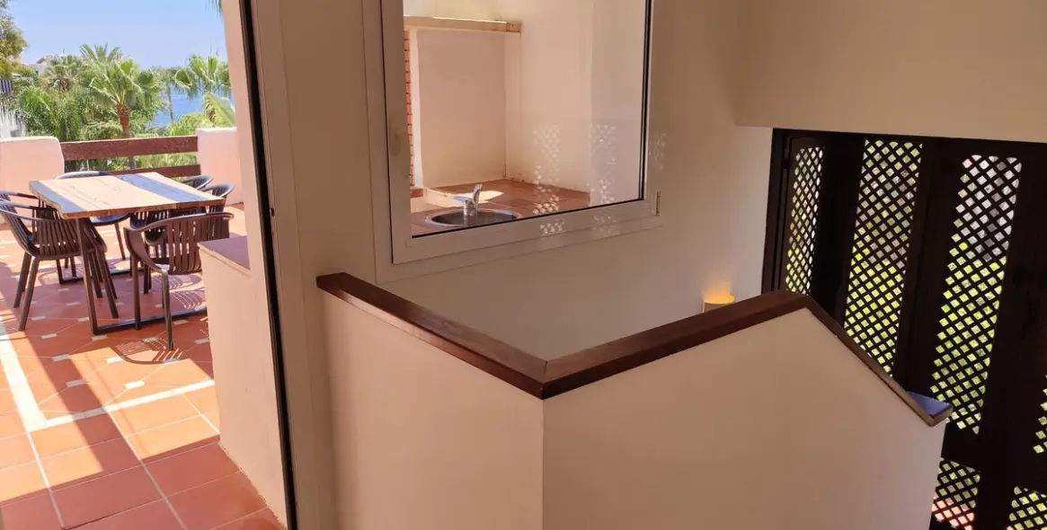 Short-term rent of penthouse in Puerto Banús 14