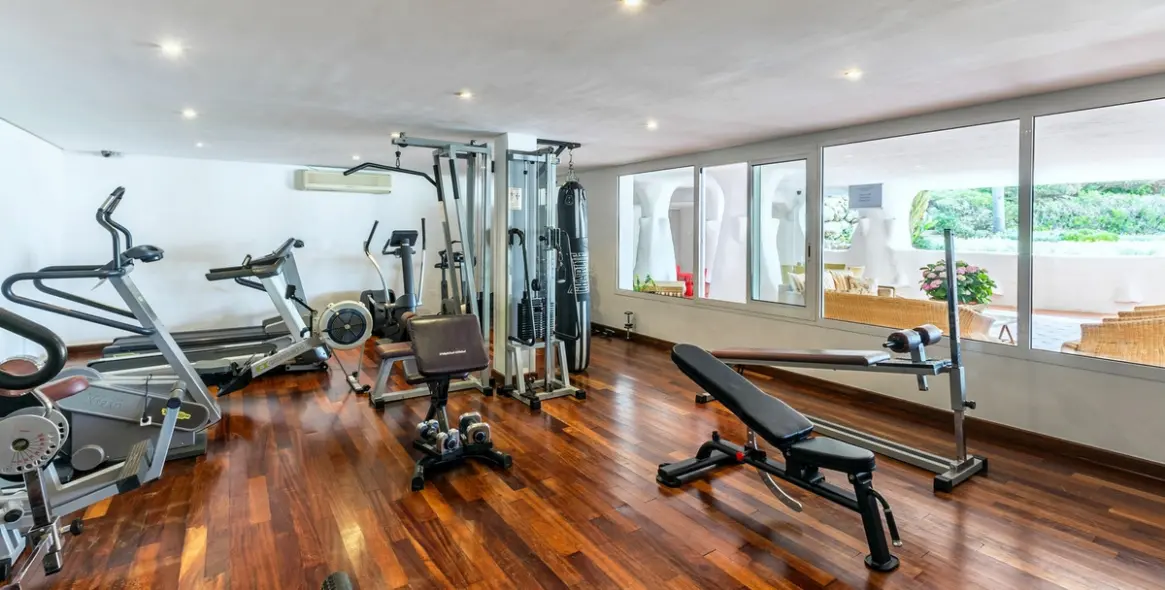 Краткосрочная аренда двухуровневого пентхауса в Puerto Banús 36