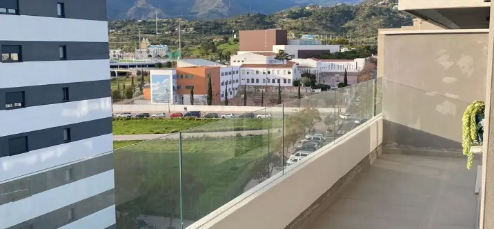Short-term rent of middle floor apartment in Estepona 0
