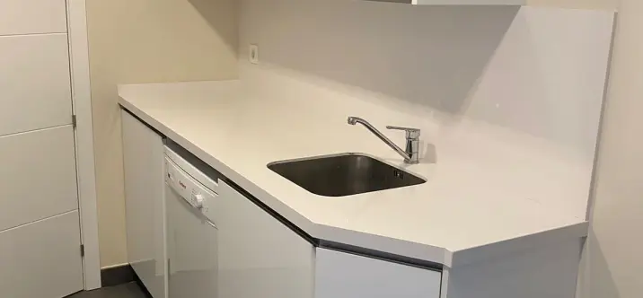 Short-term rent of middle floor apartment in Estepona 4