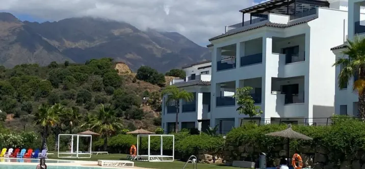 Short-term rent of penthouse in Estepona 1