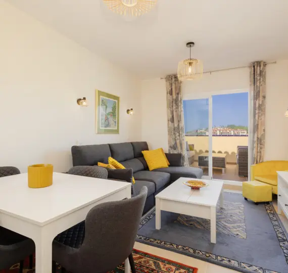 Долгосрочная аренда апартаментов на среднем этаже в El Faro