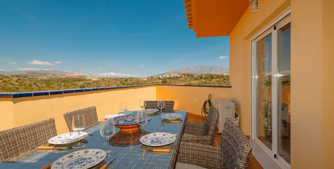 Long-term rent of middle floor apartment in El Faro 3