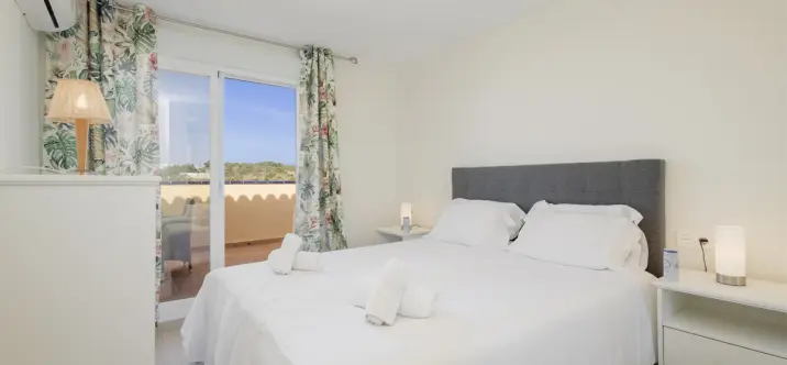 Долгосрочная аренда апартаментов на среднем этаже в El Faro 4