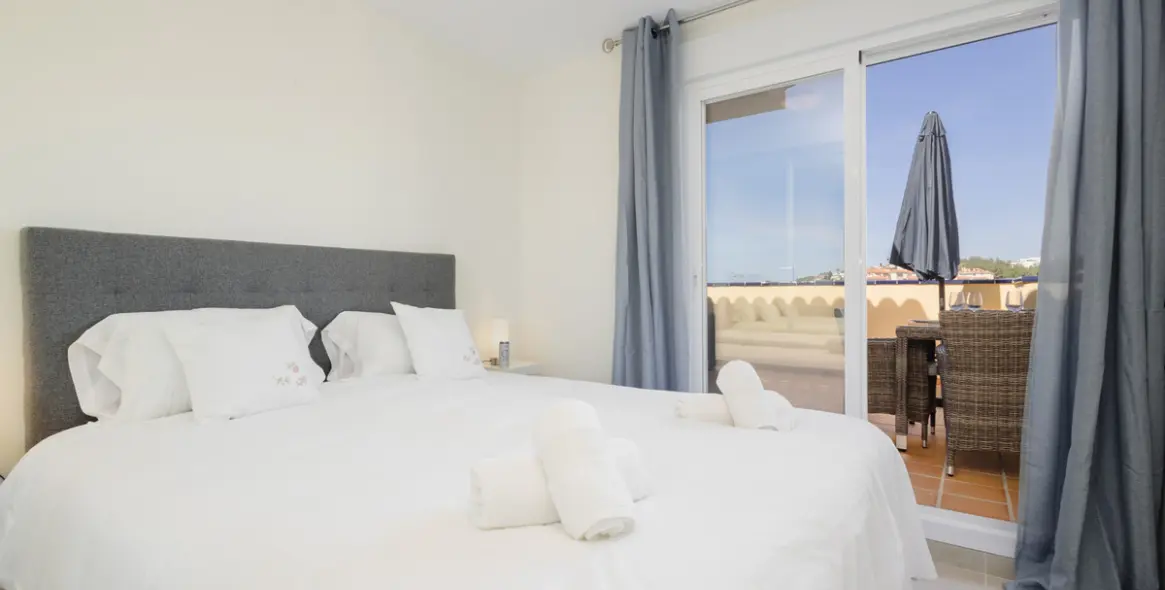 Long-term rent of middle floor apartment in El Faro 8