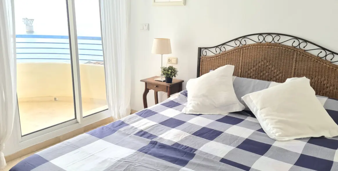 Short-term rent of middle floor apartment in Marbella 4
