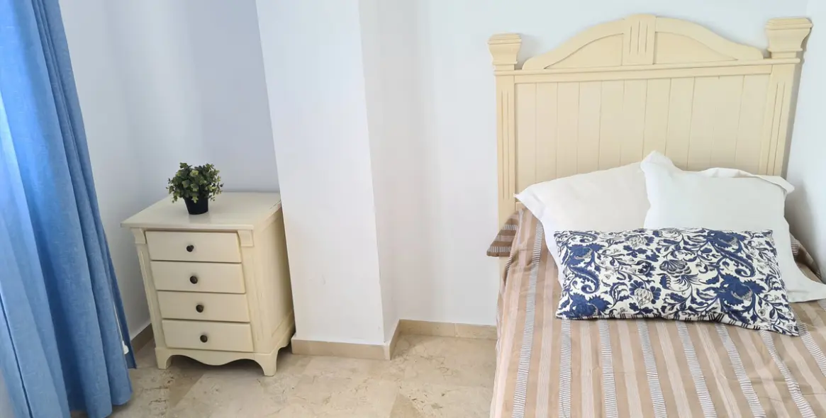 Short-term rent of middle floor apartment in Marbella 8