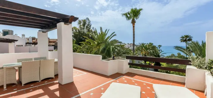 Long-term rent of penthouse duplex in Puerto Banús 1