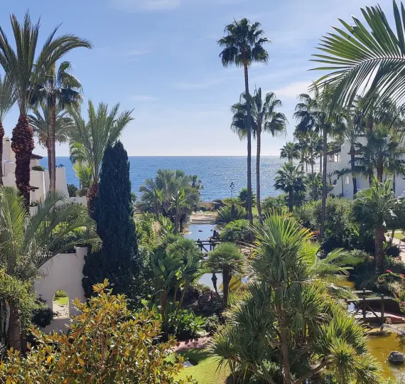 Long-term rent of penthouse duplex in Puerto Banús