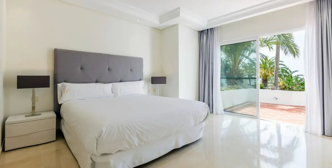 Long-term rent of penthouse duplex in Puerto Banús 8