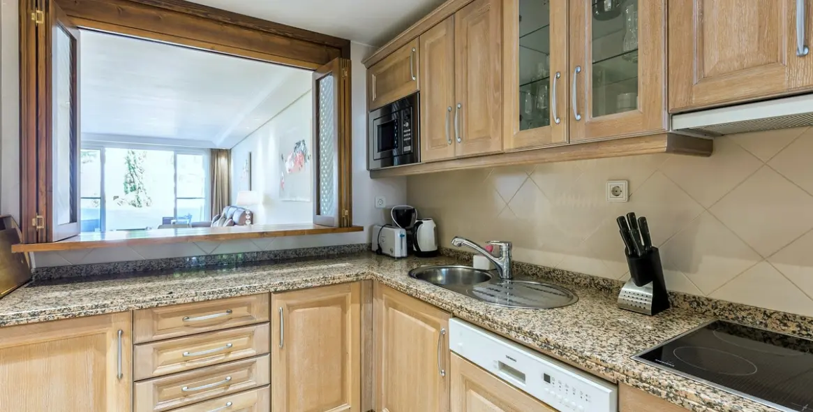 Long-term rent of penthouse duplex in Puerto Banús 12