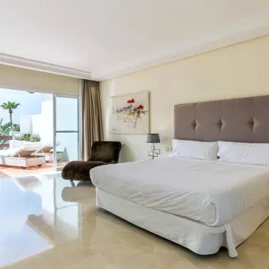 Long-term rent of penthouse duplex in Puerto Banús