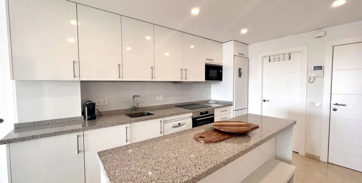 Долгосрочная аренда апартаментов на среднем этаже в Fuengirola 4