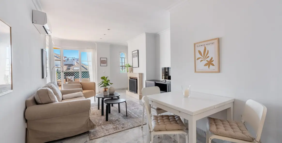 Alquiler a corto plazo de apartamento en planta media en Nueva Andalucía 2