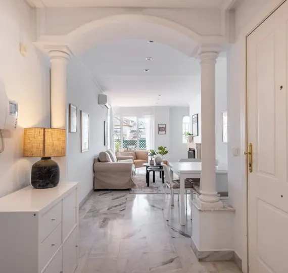 Short-term rent of middle floor apartment in Nueva Andalucía