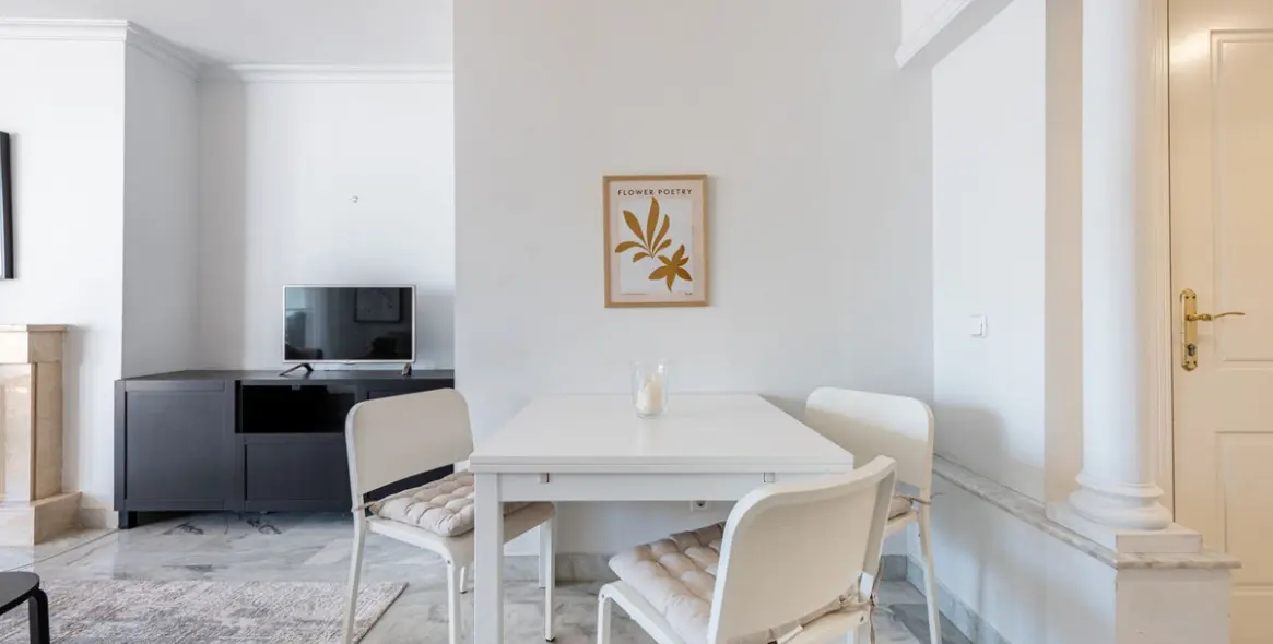 Alquiler a corto plazo de apartamento en planta media en Nueva Andalucía 6