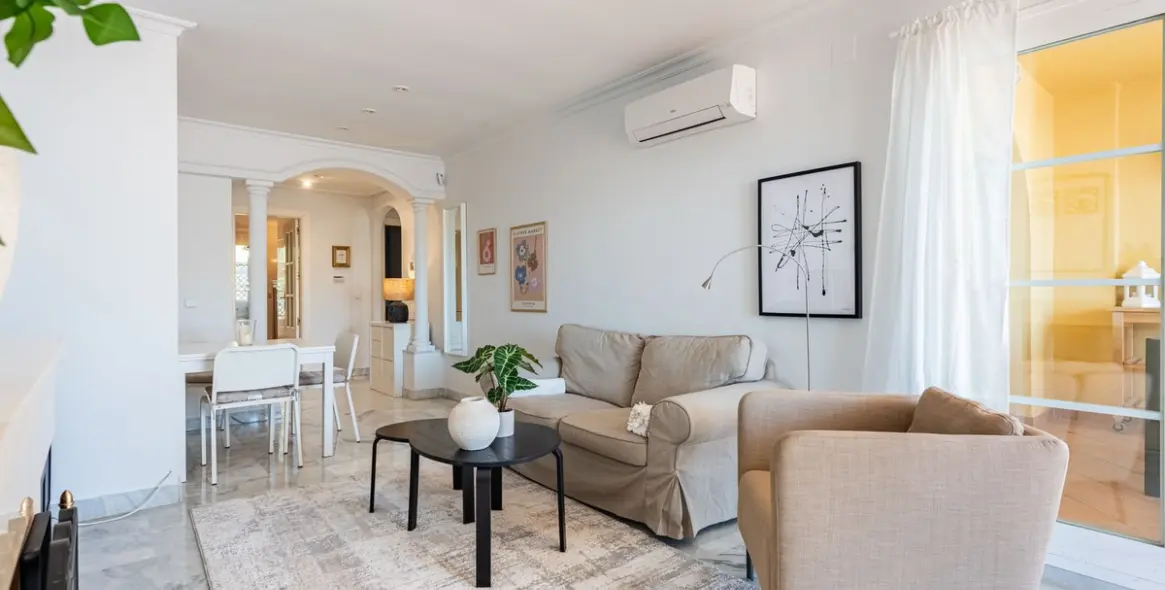 Alquiler a corto plazo de apartamento en planta media en Nueva Andalucía 7