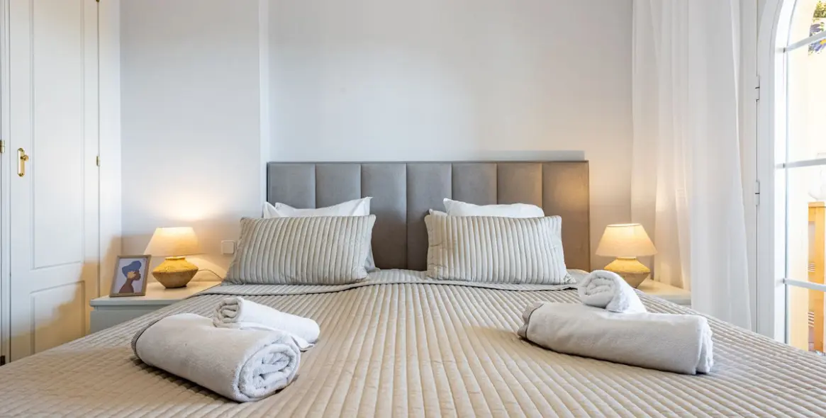 Alquiler a corto plazo de apartamento en planta media en Nueva Andalucía 15