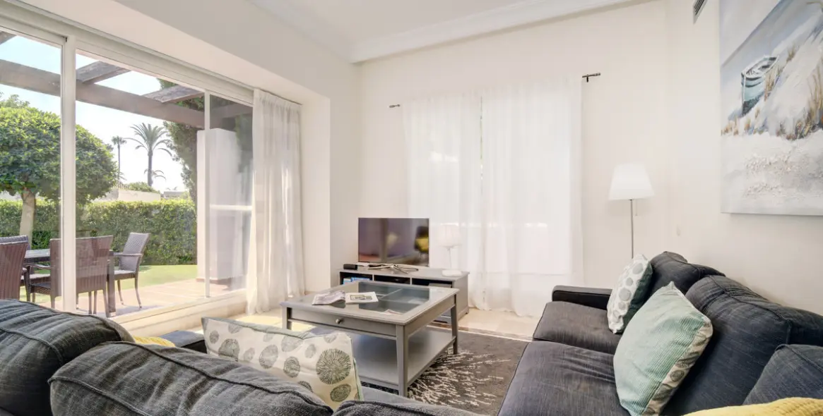 Alquiler a corto plazo de apartamento en planta baja en Estepona 7