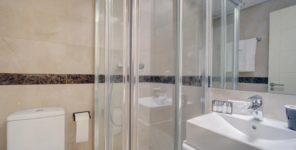 Alquiler a corto plazo de apartamento en planta baja en Estepona 15