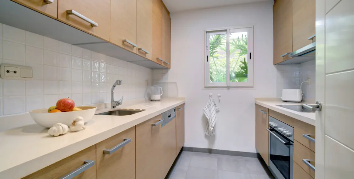 Alquiler a corto plazo de apartamento en planta baja en Estepona 20