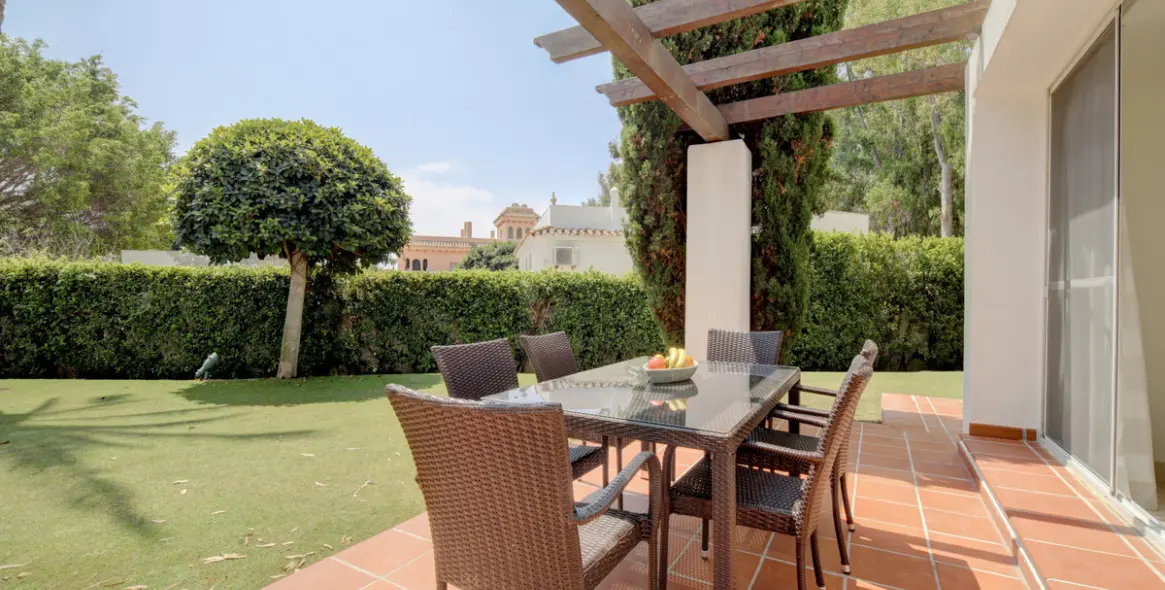 Short-term rent of ground floor apartment in Estepona 26