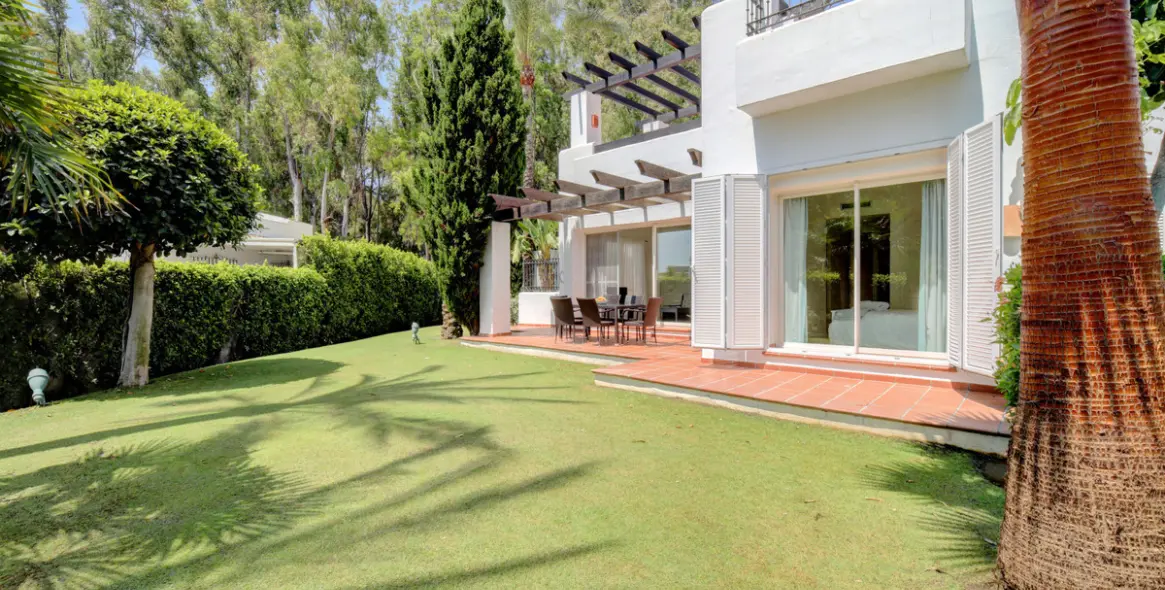 Short-term rent of ground floor apartment in Estepona 31